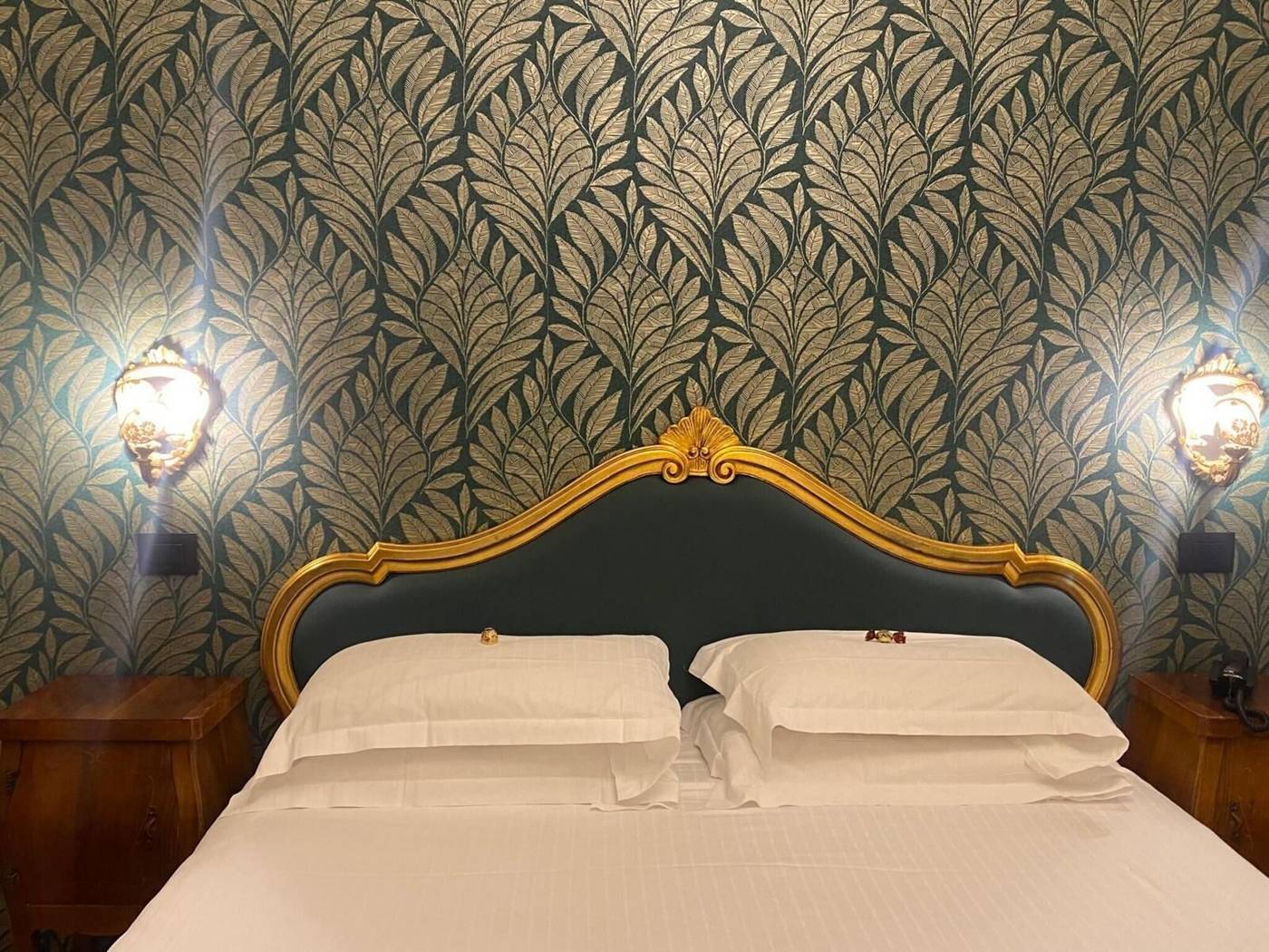 Pensione-Accademia---Villa-Maravege-Room-8