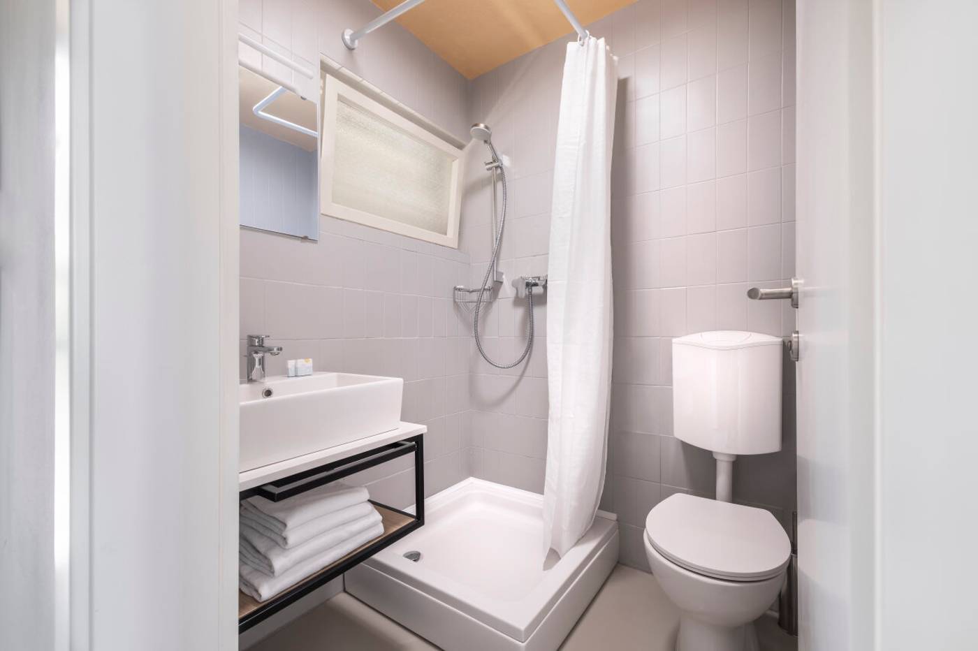 Sunny-Makarska-by-Valamar-Room-22