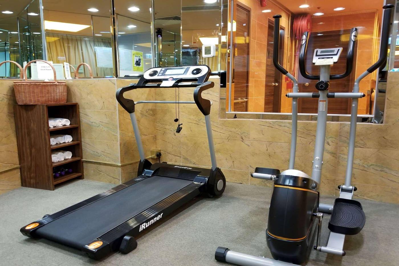 Ramada-Hong-Kong-Grand-Sports-and-Entertainment-12