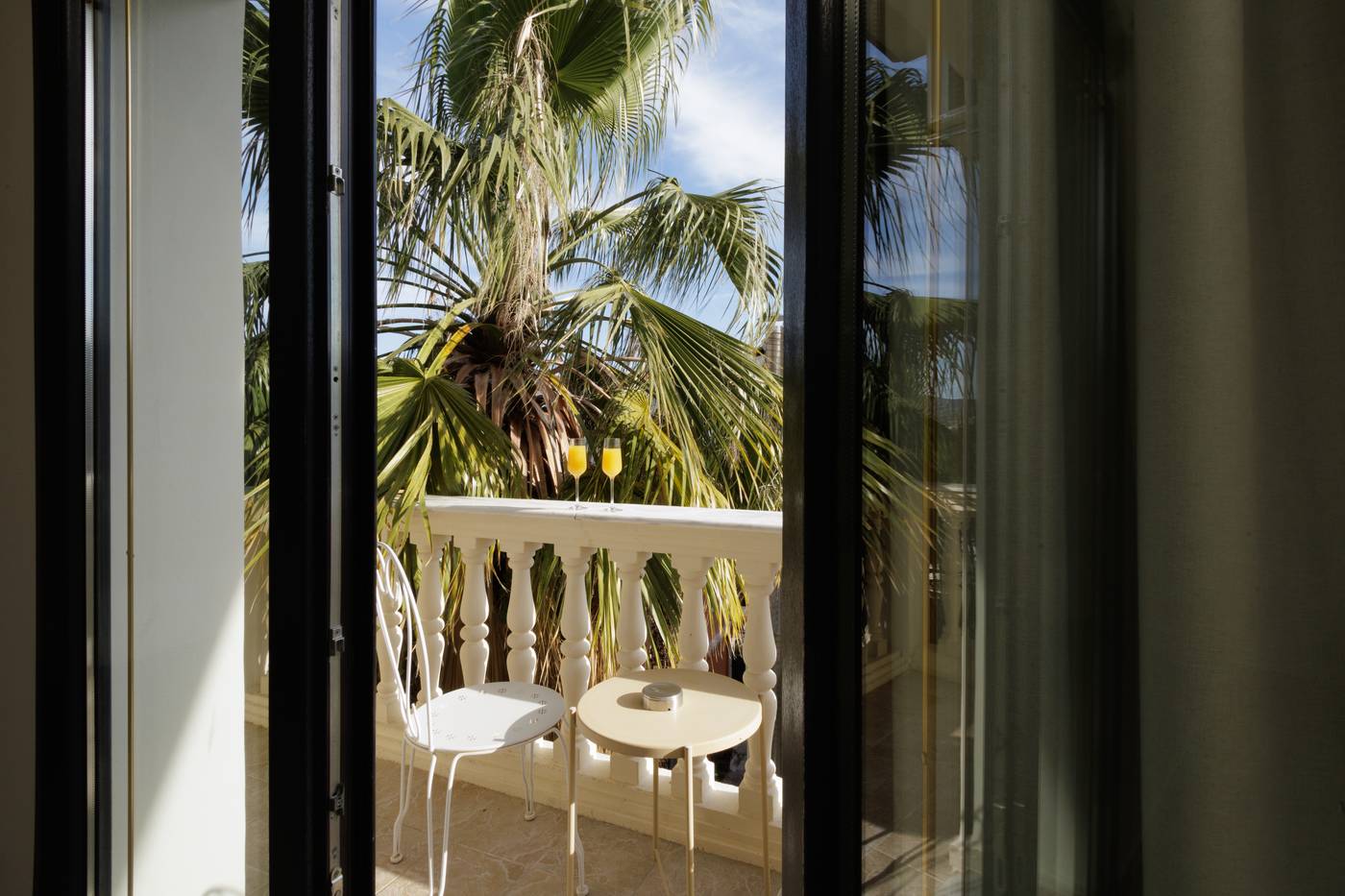 The-Alley-Hotel-Room-2