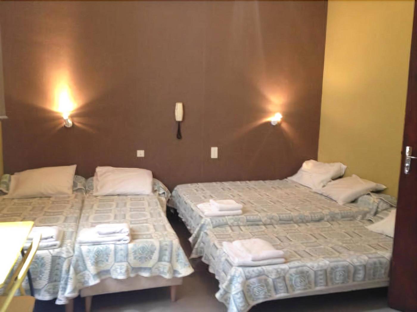 Hôtel Le Milan-France-LOURDES-Room-10