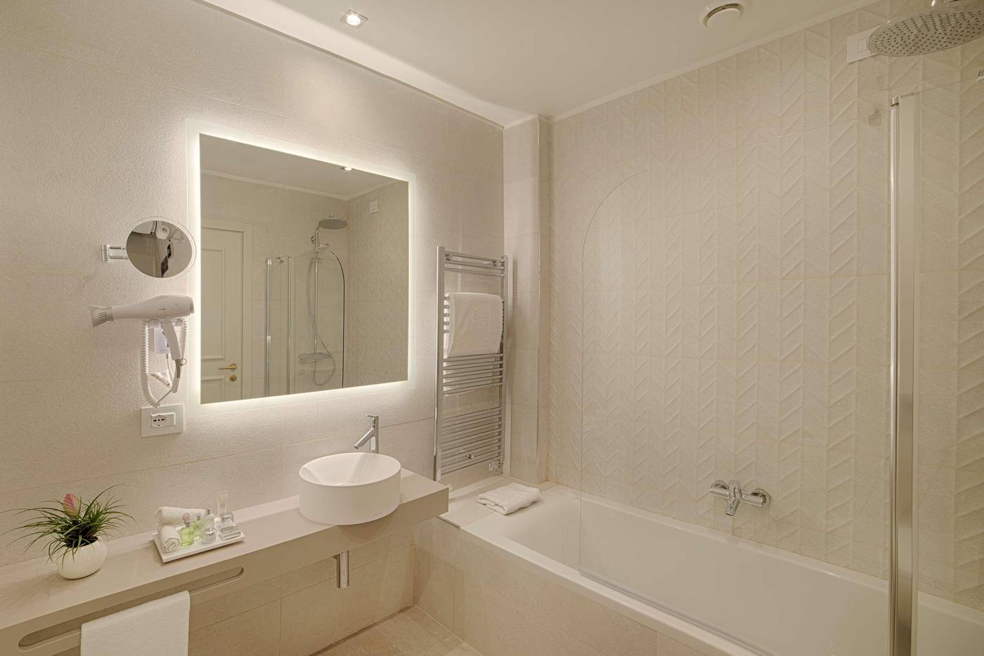 NH-Collection-Roma-Fori-Imperiali-Room-42