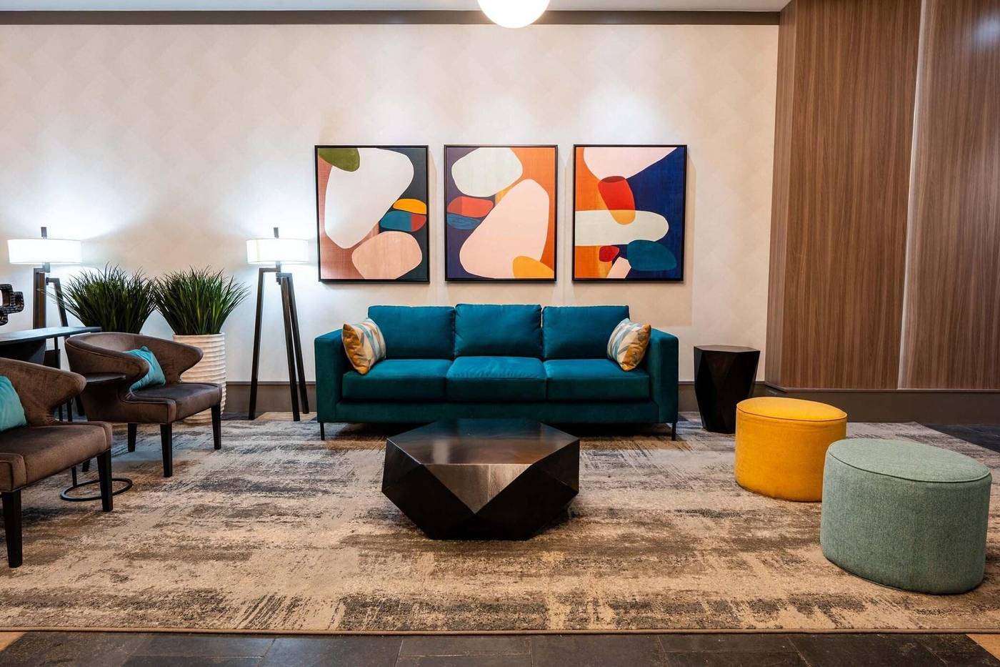 Sandman-Suites-Davie-Lobby-14