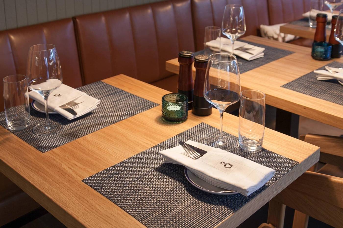 Courtyard-By-Marriott-Amsterdam-Arena-Restaurant-36