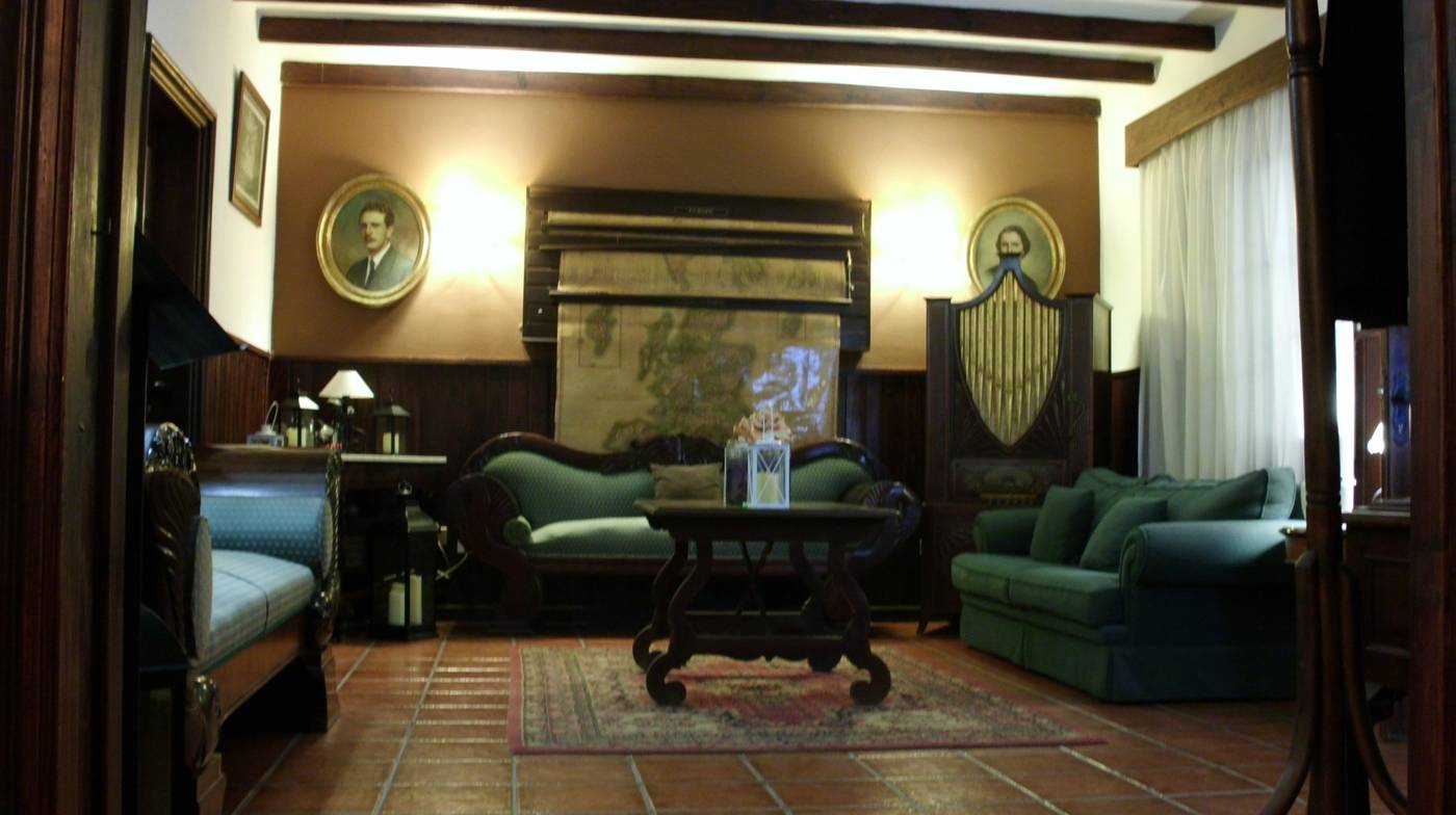 Hotel-Rural-Costa-Salada-Lobby-35