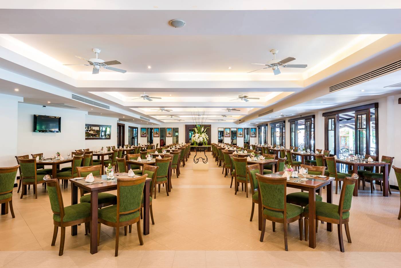 Duangjitt-Resort-Restaurant-73