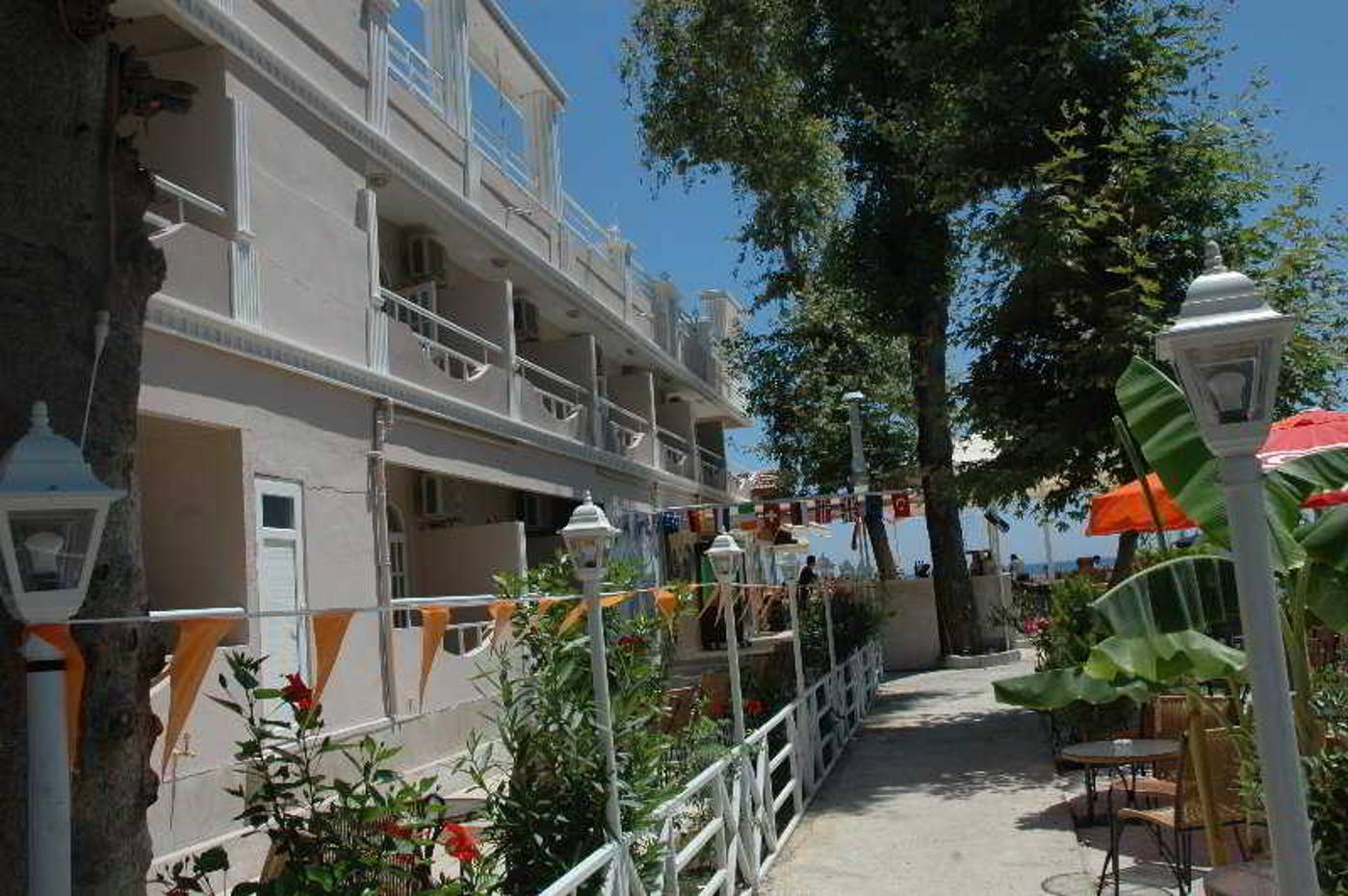 Best-Beach-Hotel-Terrace-1