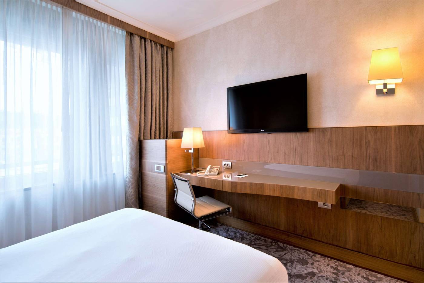 Hilton-Milan-Room-34
