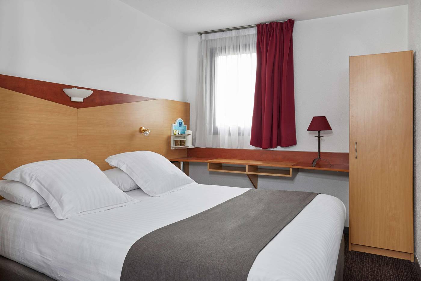 Kyriad-Nice-Ouest-Stade-Saint-Isidore-Room-6