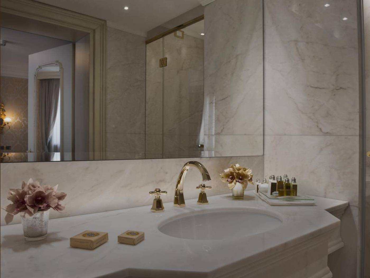 Ai-Reali-Hotel-Room-50