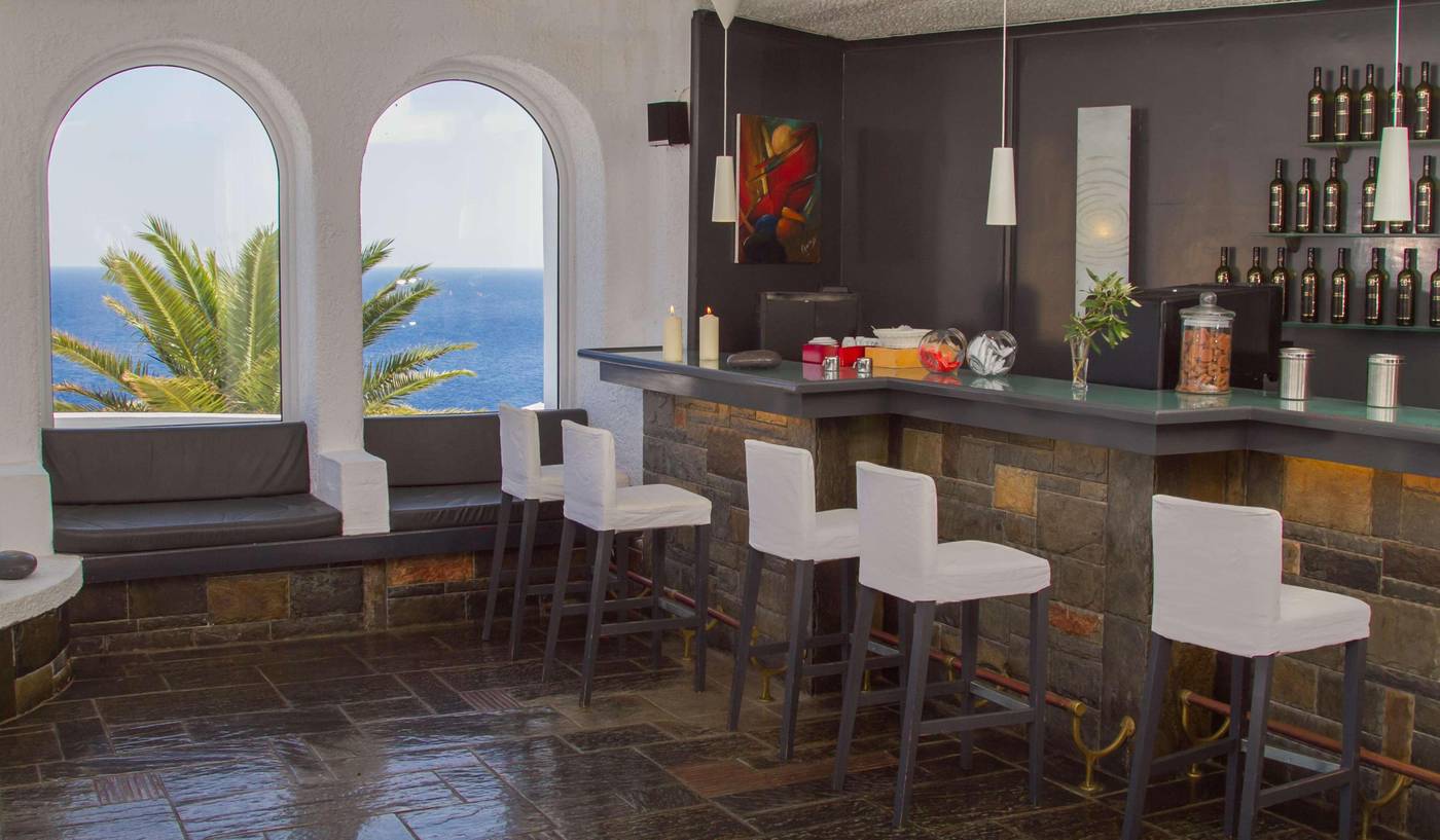 Peninsula-Resort---Spa-Bar-50