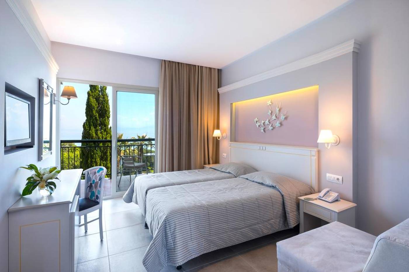 Delfinia-Room-17