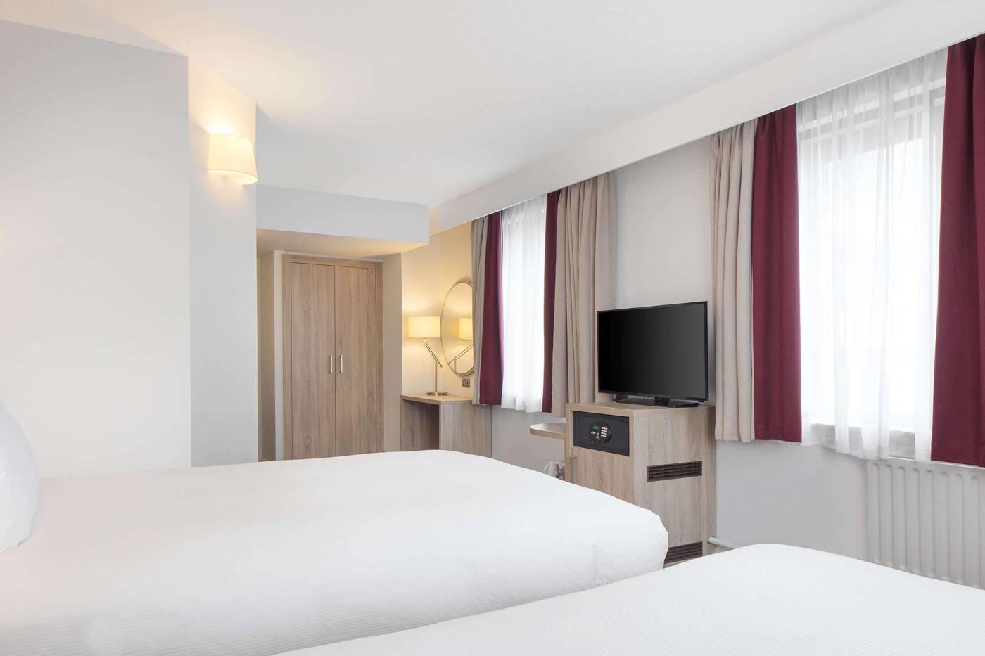 Hilton-Garden-Inn-Dublin-City-Centre-Sports-and-Entertainment-21