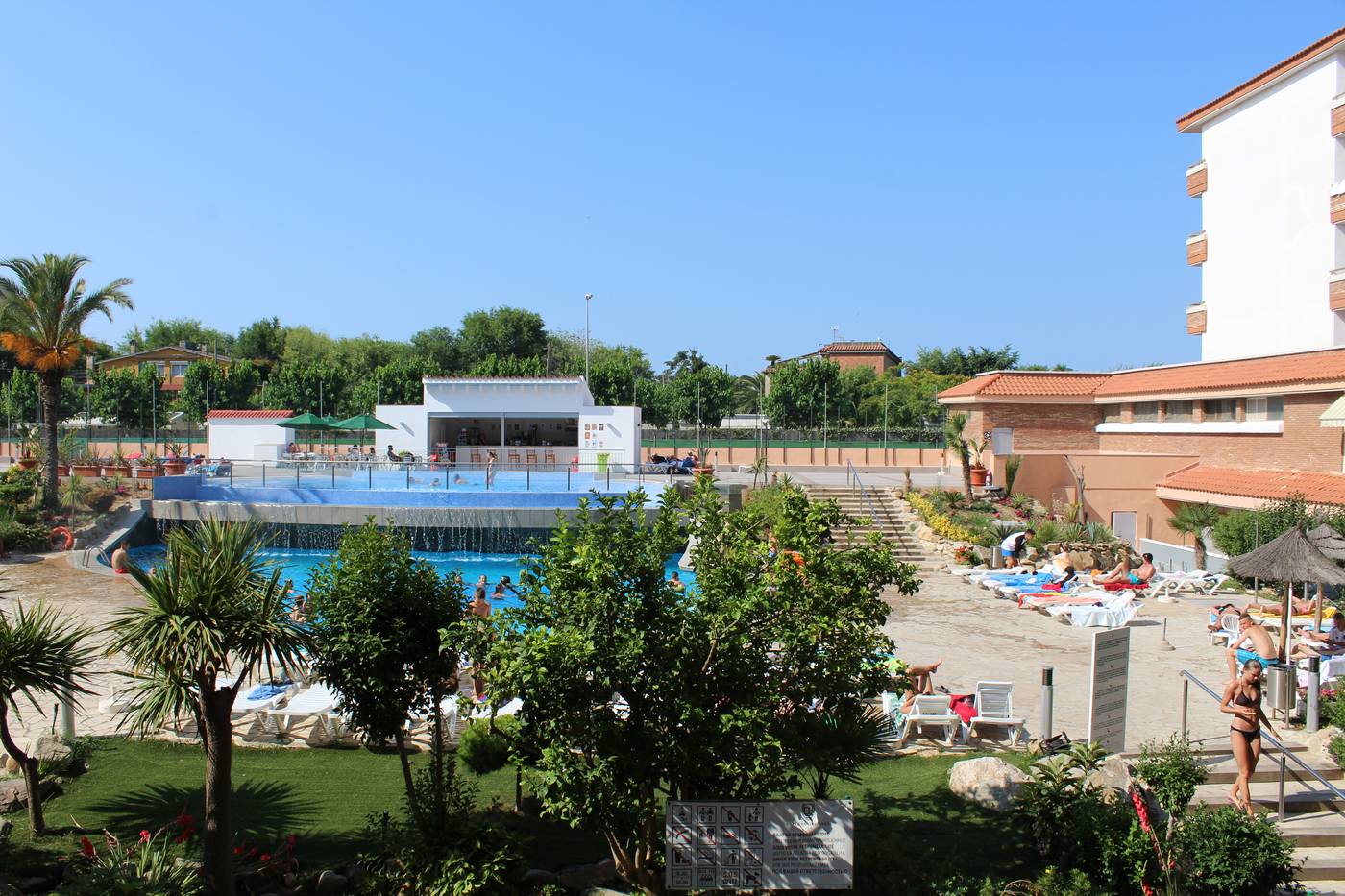 Esplendid-Pool-1