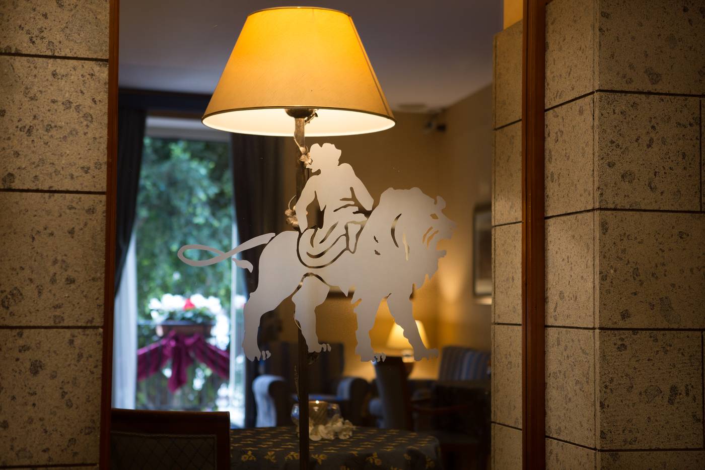 Massimo-Plaza-Bar-21