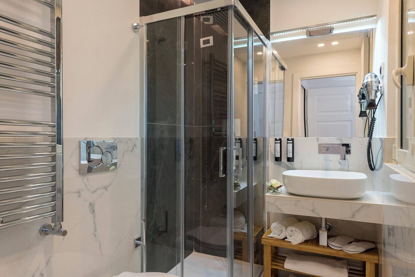 Vatican-Style-Room-35