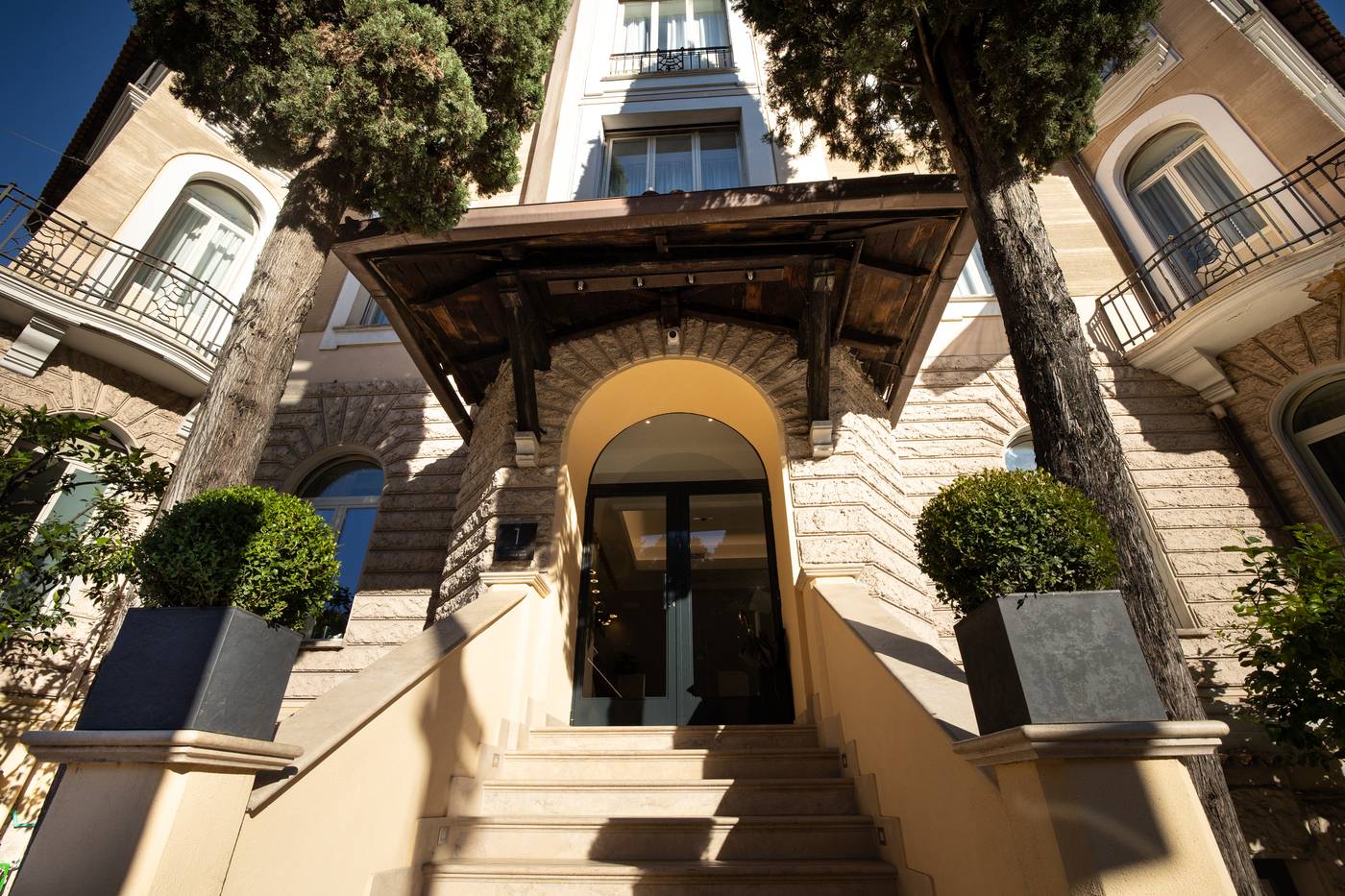 The Cross-Italy-ROME-Lobby-10