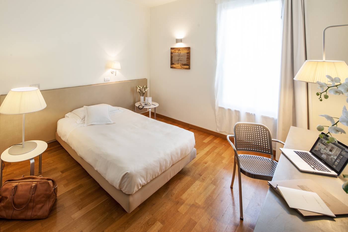 Cosmo-Hotel-Palace-Room-4