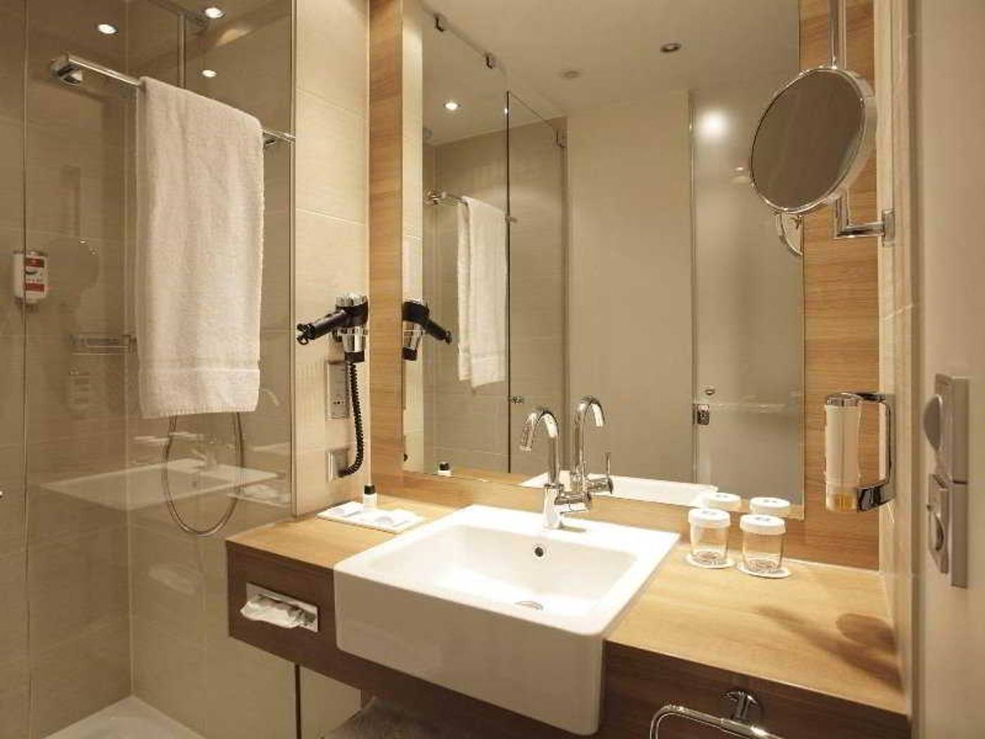 H4 Hotel Berlin Alexanderplatz-Germany-BERLIN-Room-9