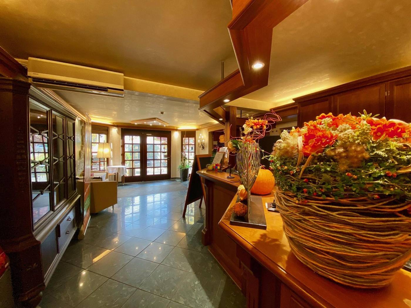 Römerhof-Germany-STUTTGART -Lobby-5