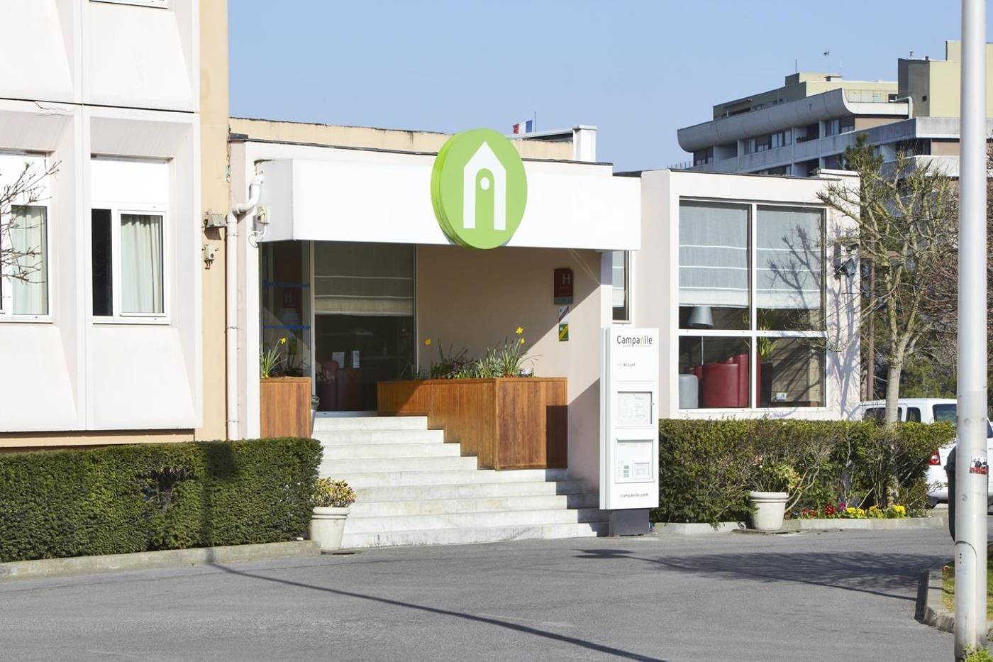 Campanile-Creteil-Centre-General-view-1