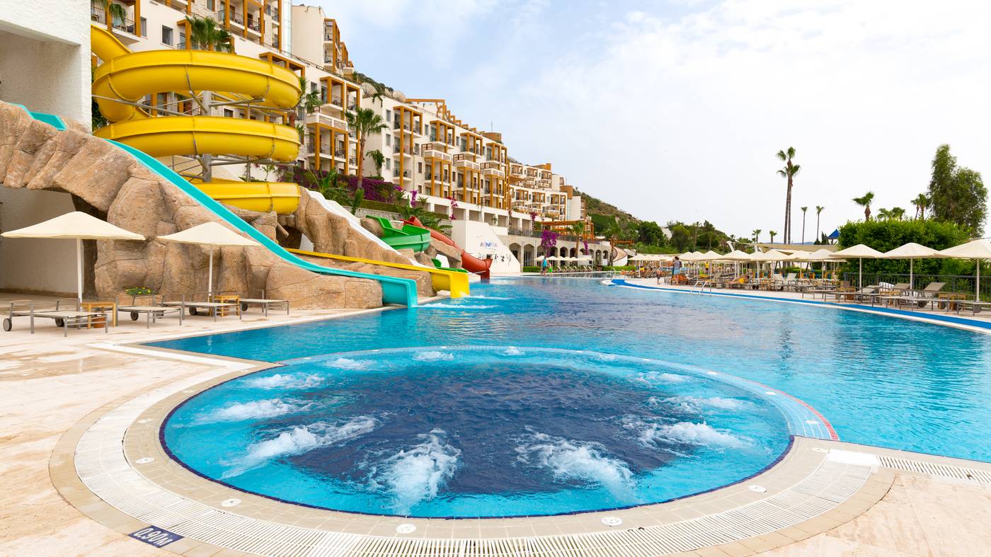 Kefaluka-Resort-Pool-2