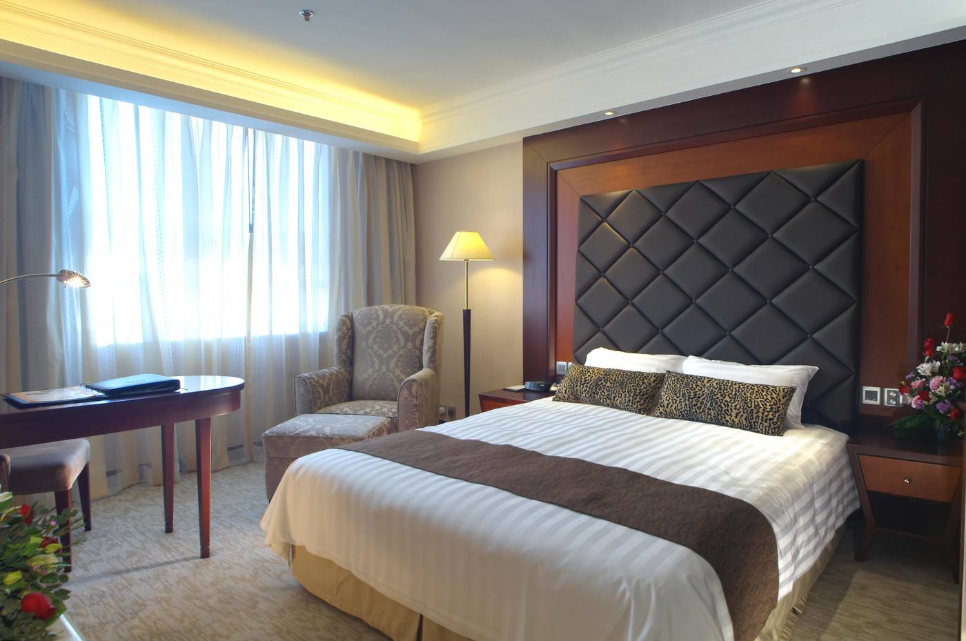 Metropark-Hotel--Kowloon-Room-19