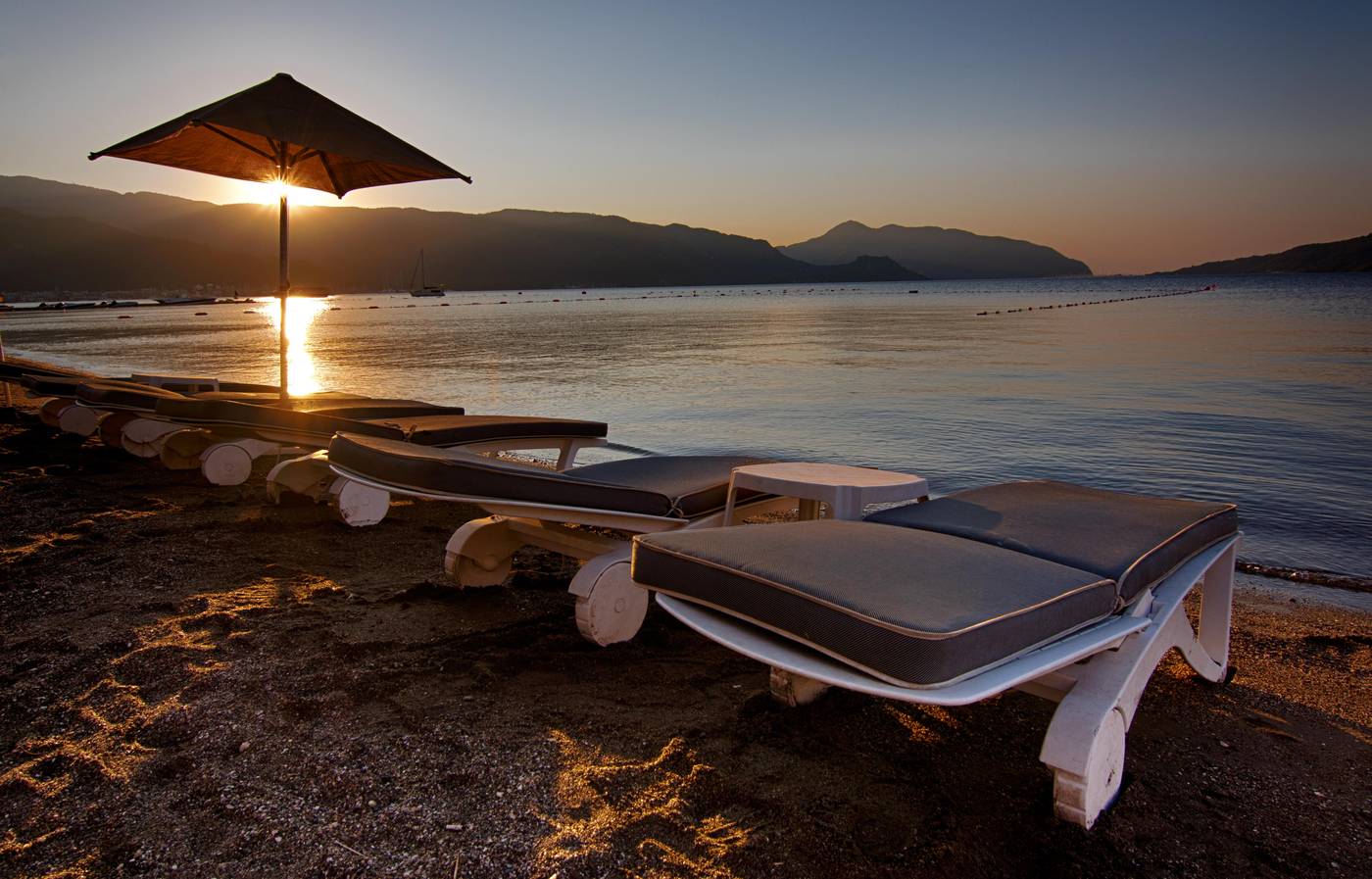 Romance-Beach-Beach-66