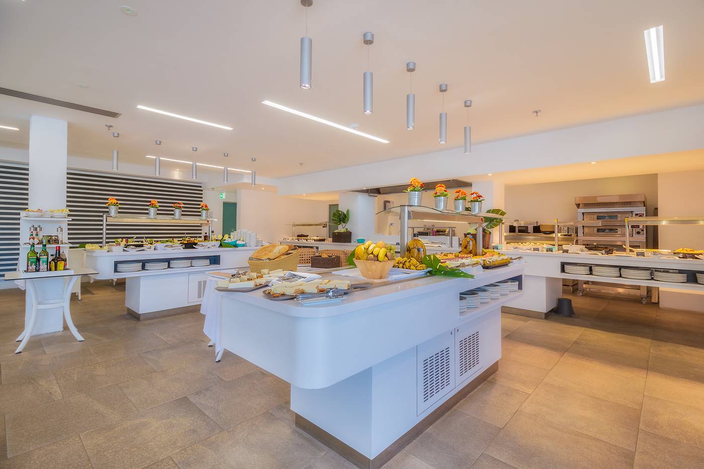 Hotel-LIVVO-Los-Calderones-Restaurant-20