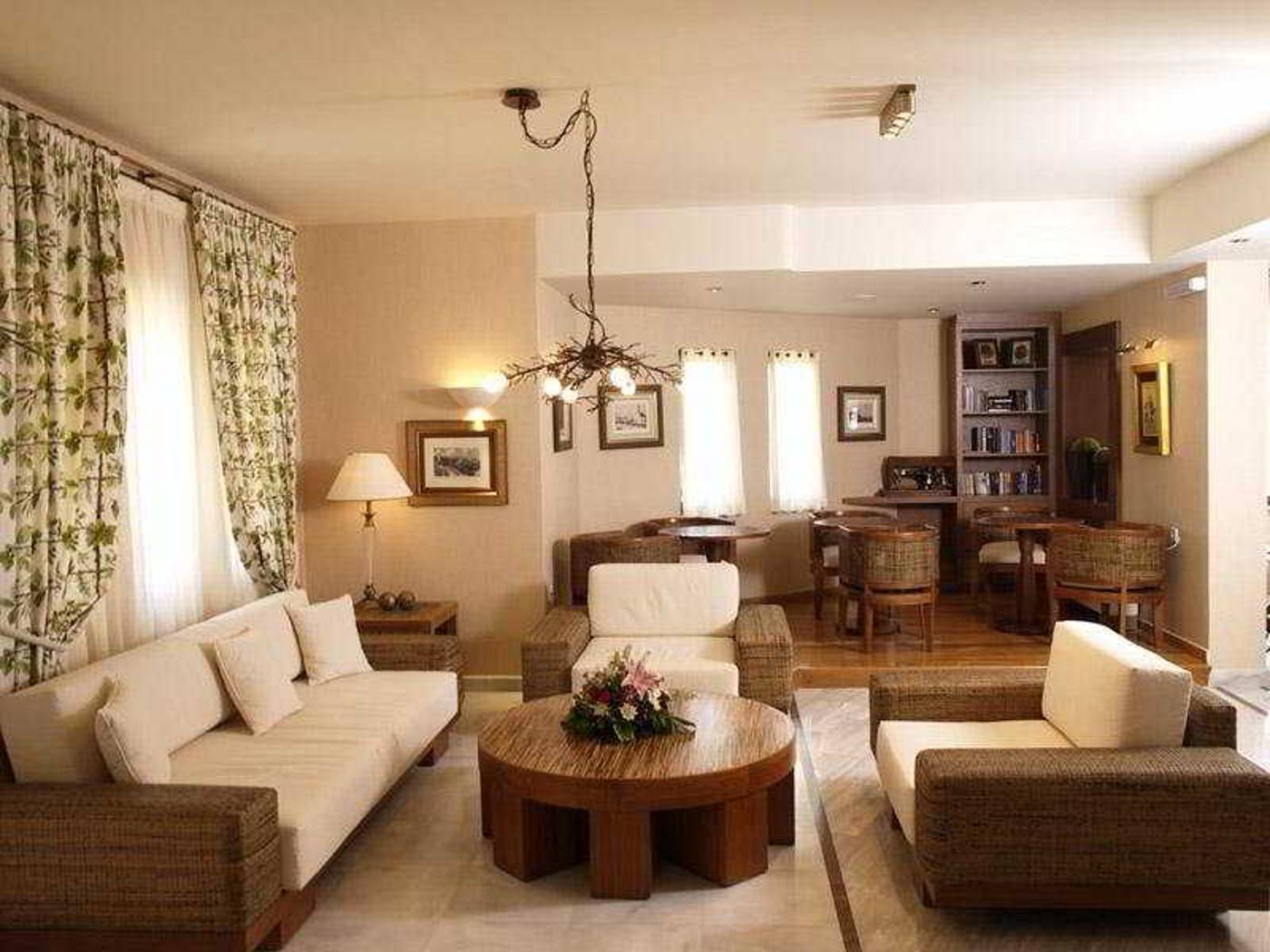 Silver-Beach-Lobby-25