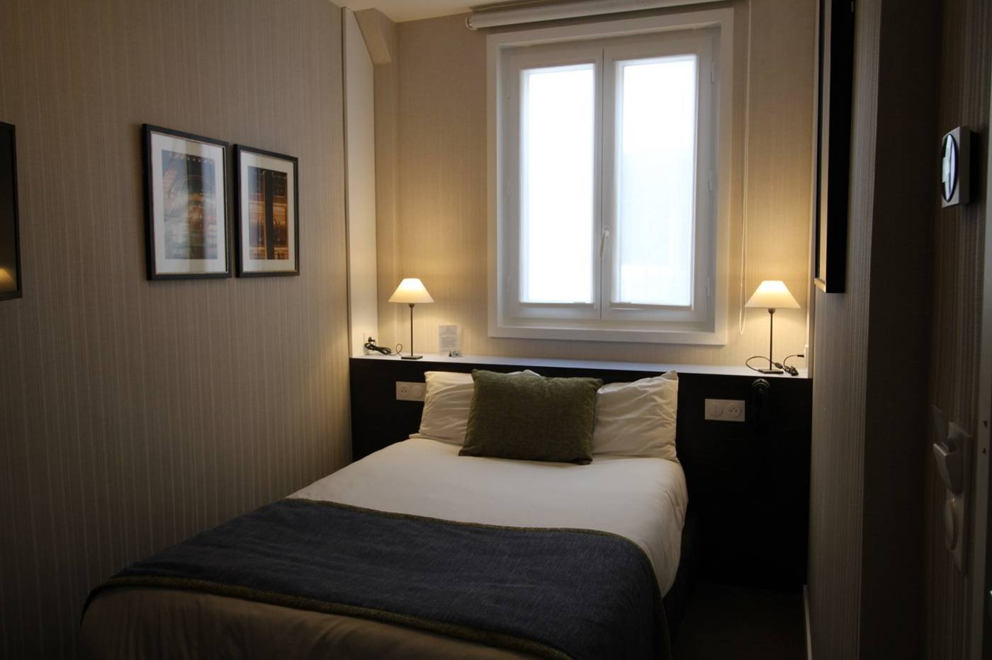 Charing-Cross-Room-14