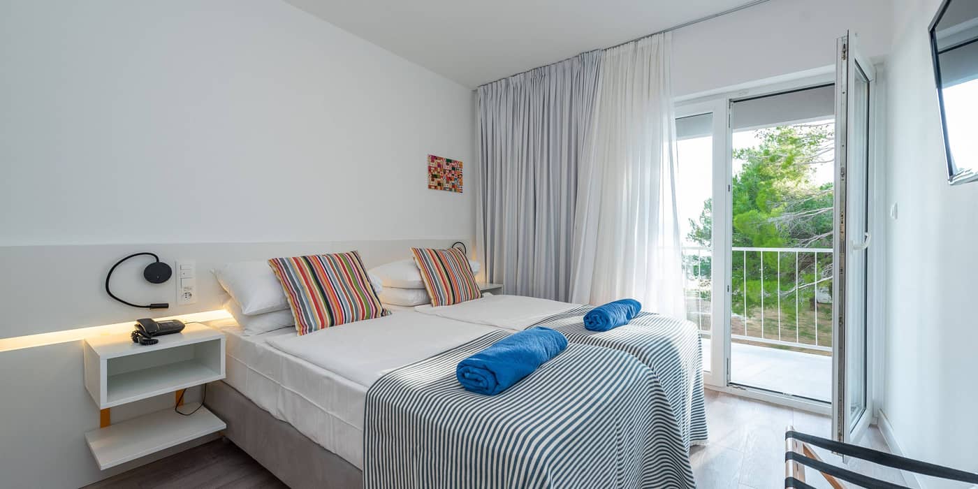 Bluesun-Holiday-Village-Alan-Room-9