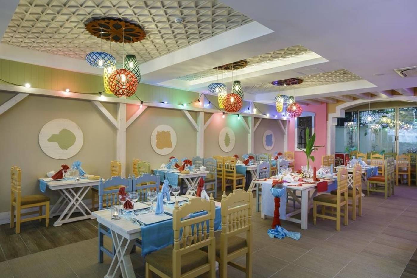 Side-Crown-Palace-Restaurant-32