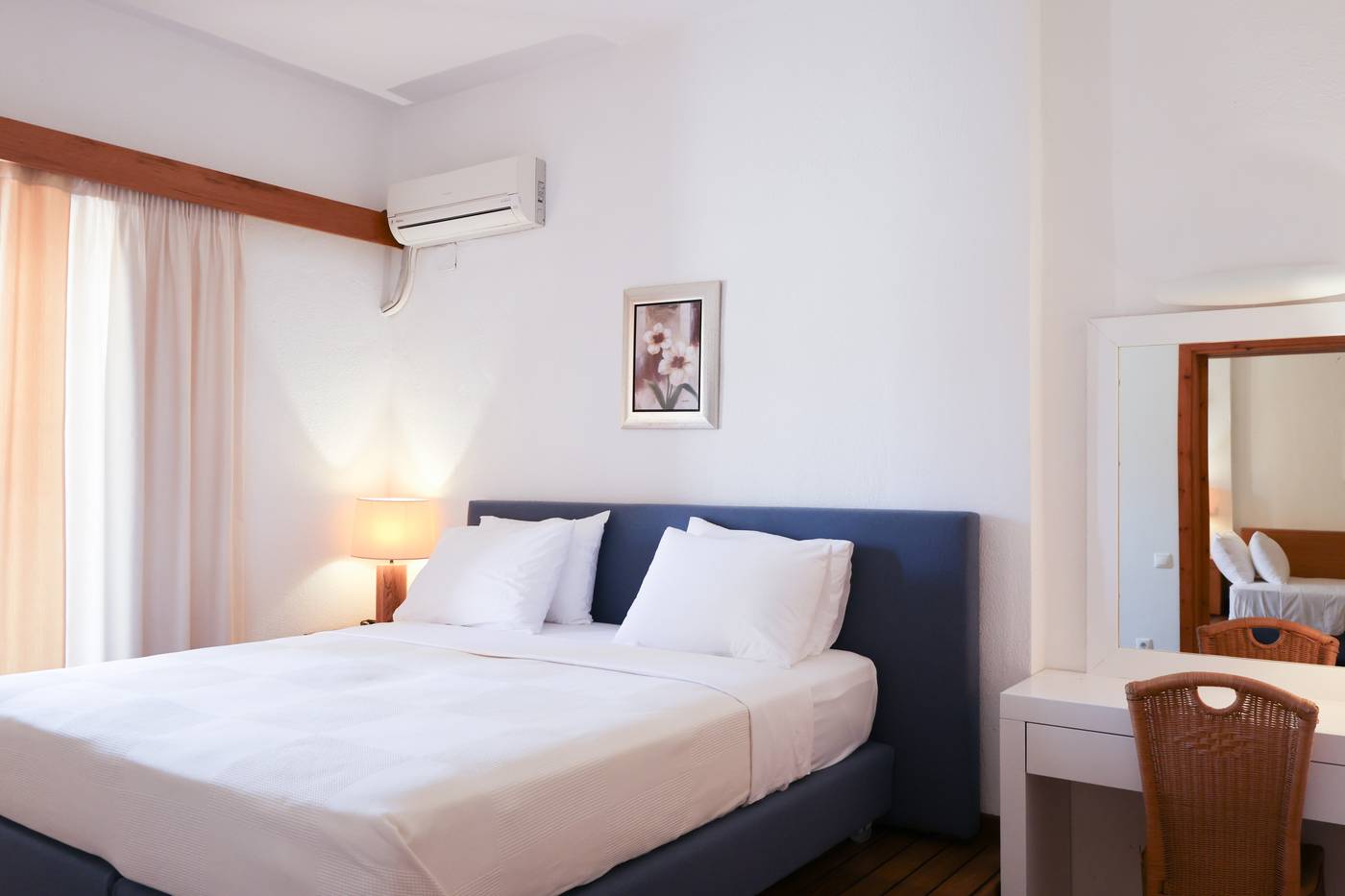 Kanapitsa-Mare-Room-31