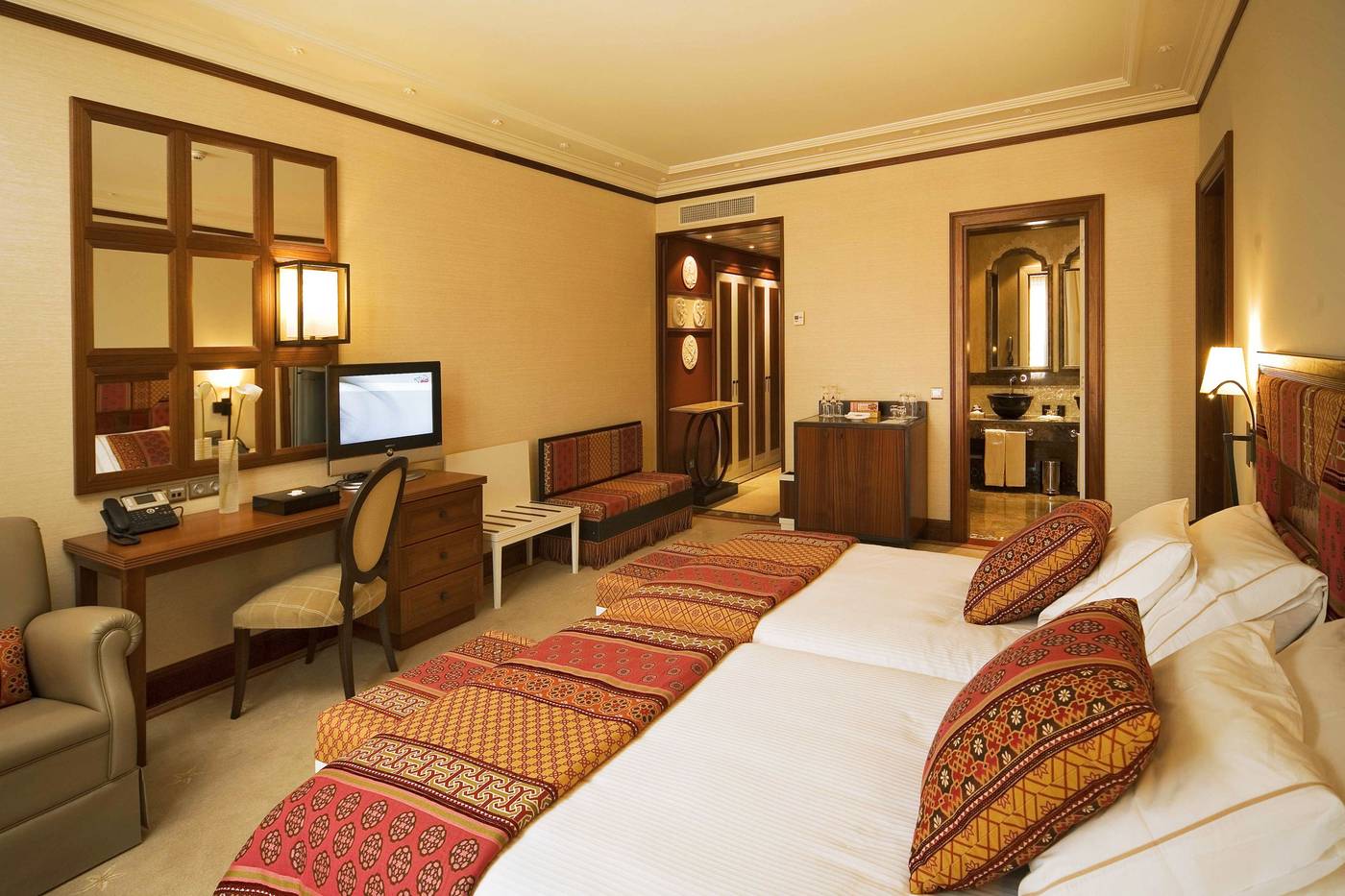 Grande-Real-Villa-Italia-Hotel---Spa-Room-15