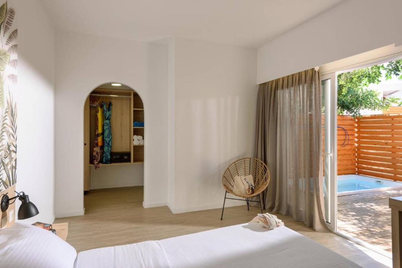 Katrin-Hotel-and-Bungalows-Room-17