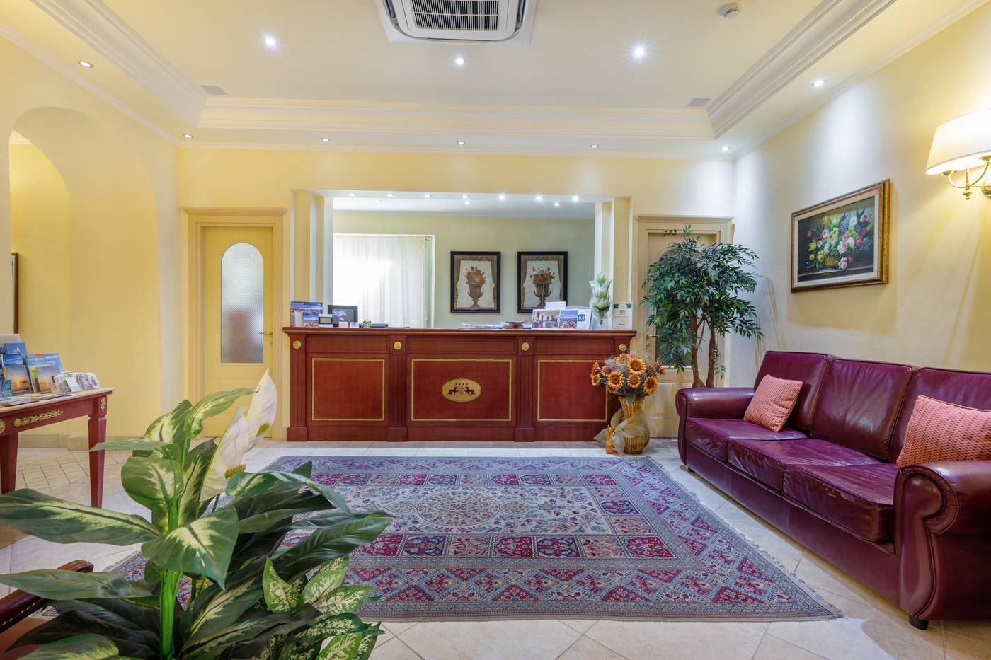 Panorama-Italy-OLBIA-Lobby-10