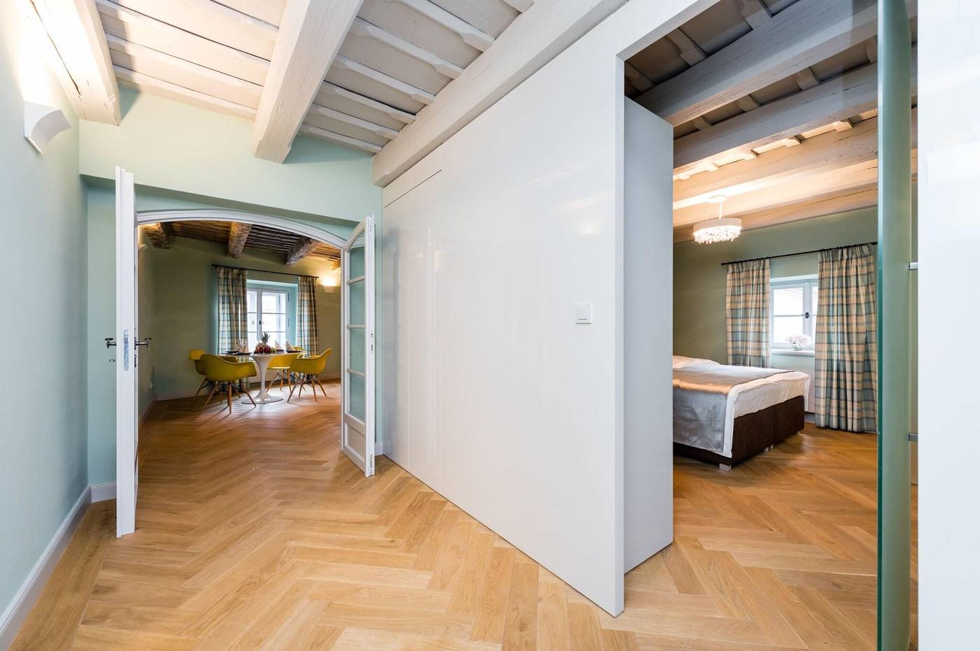 Old-Royal-Post-Hotel-Room-57