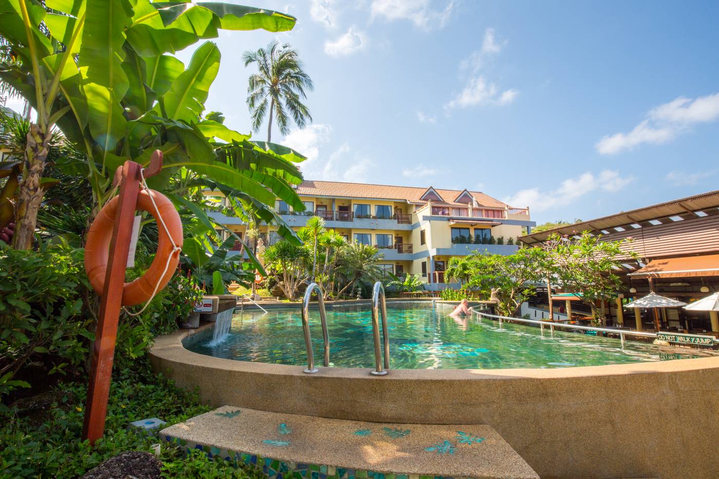 Karona-Resort-and-Spa-Pool-4