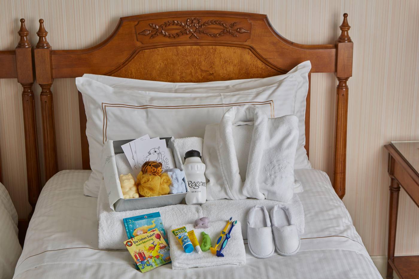 Regent-Berlin-Room-38