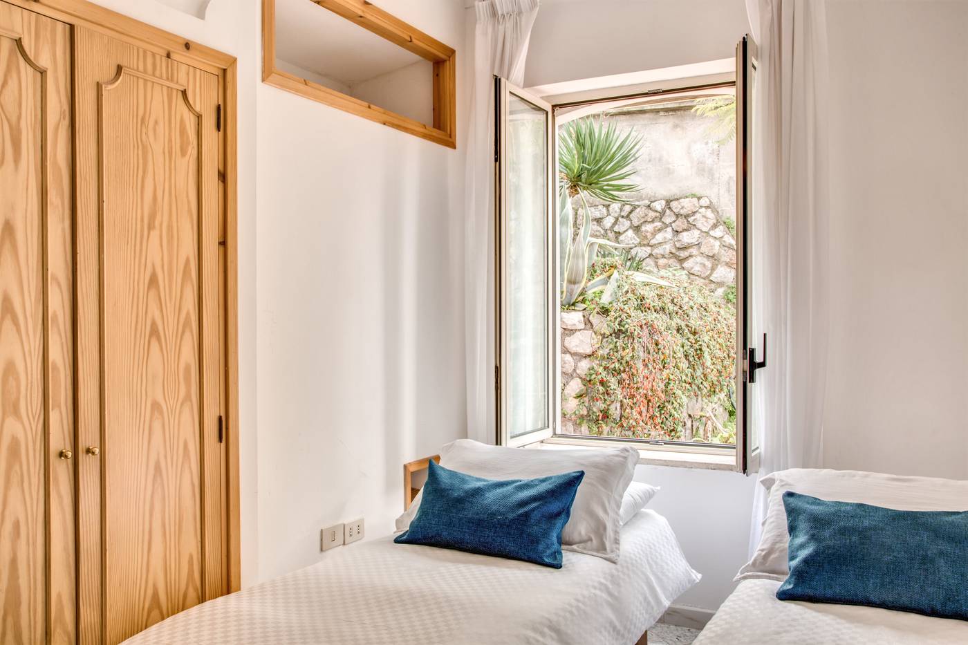 Gocce-Di-Capri--Residence-Room-19