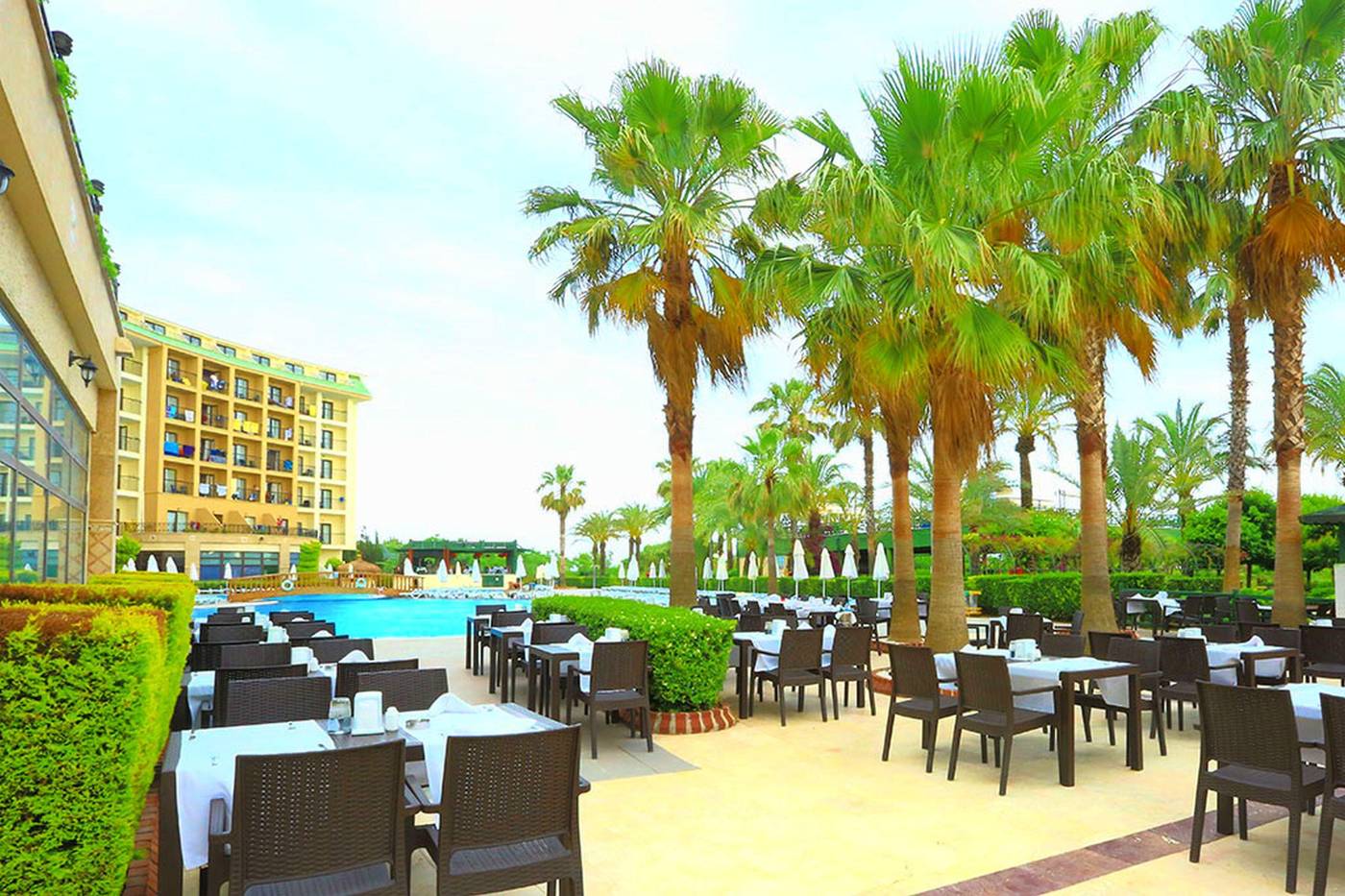 Selectum-Family-Comfort-Side-Restaurant-11