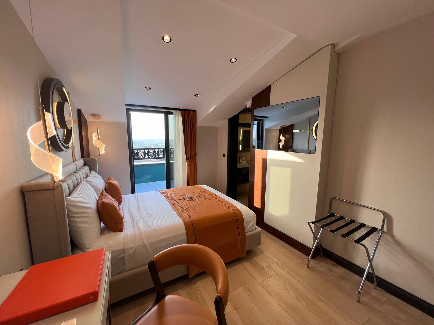 Elysian-Airport-Hotel-Room-16