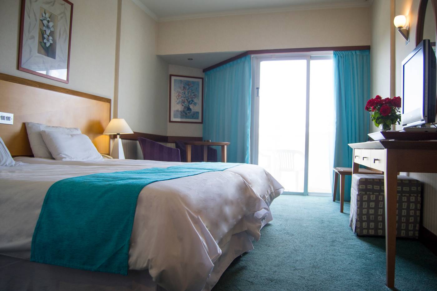 Cali-Resort---Spa-by-Louis-Hotels-Room-39