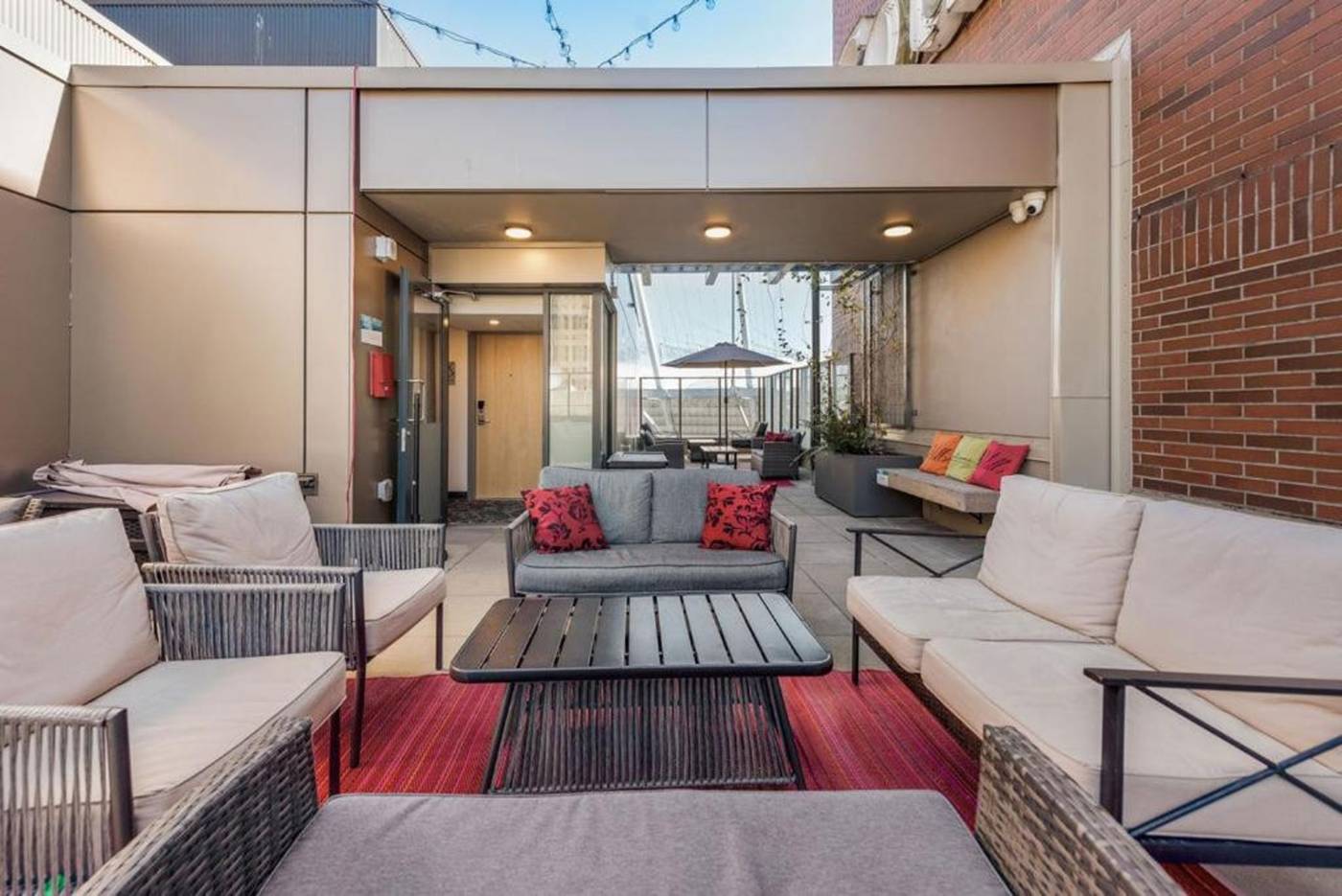 YWCA-Hotel-Vancouver-Terrace-3