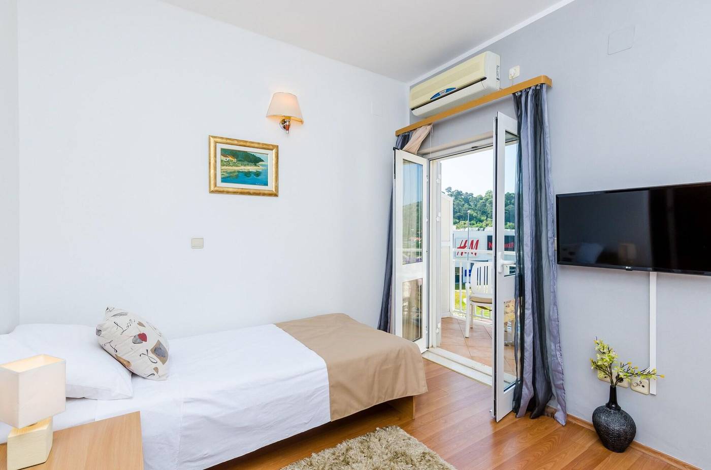 Pansion-Srebreno-Room-12