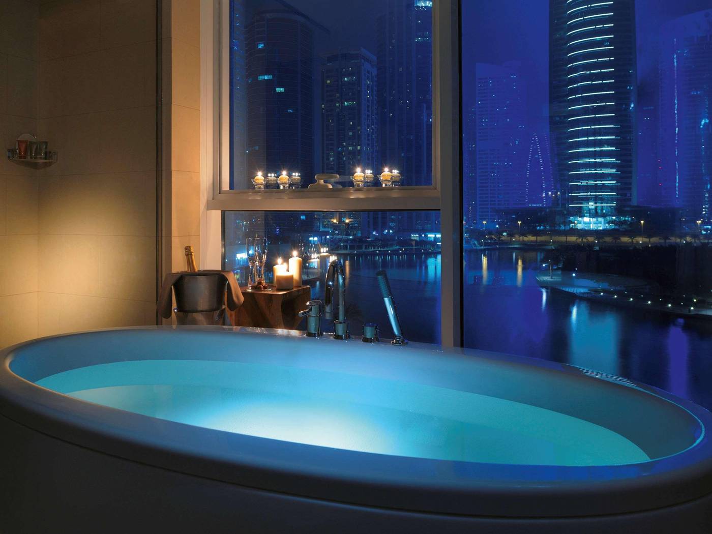 Movenpick-Hotel-Jumeirah-Lakes-Towers-Room-32