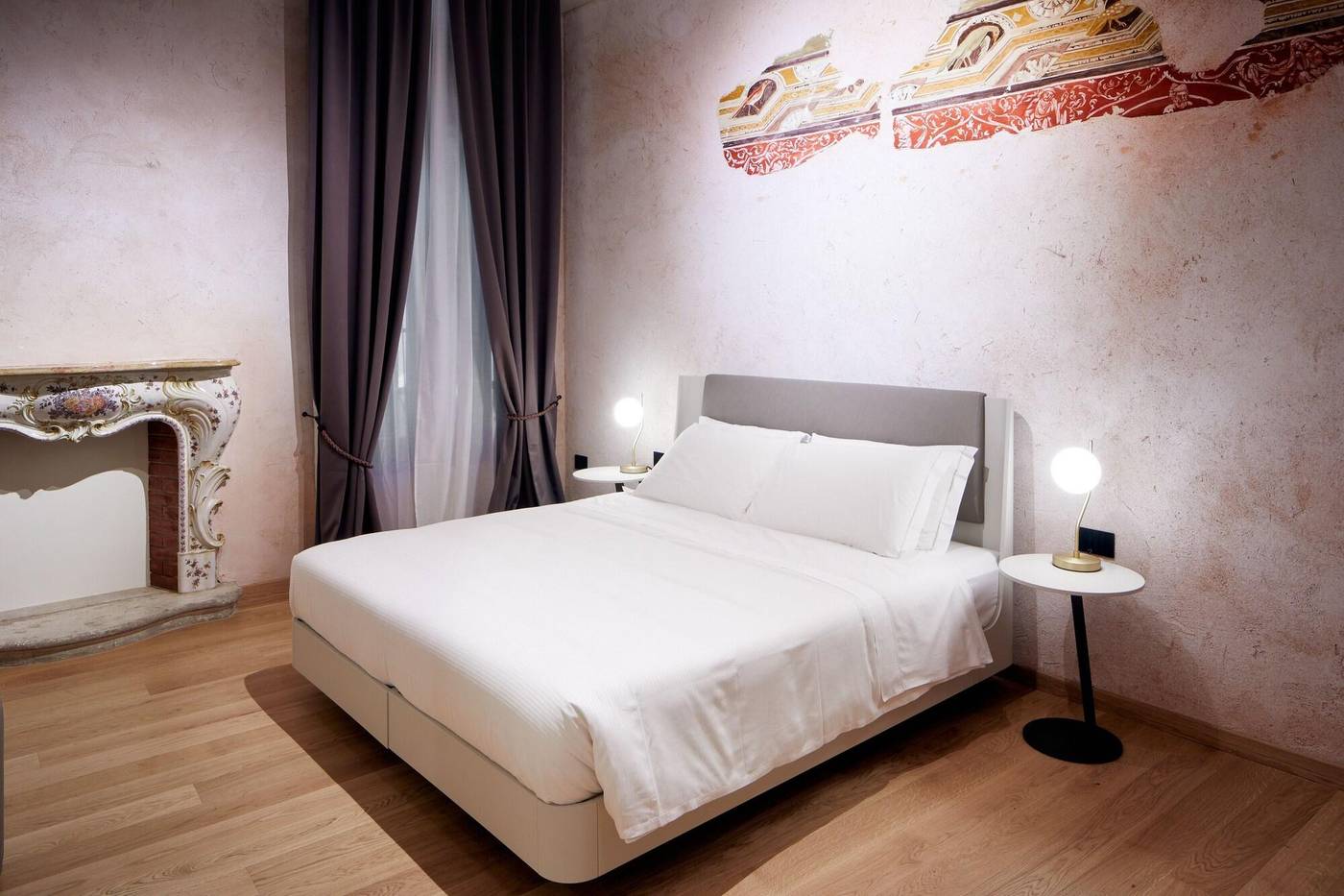 Ca--dei-Proverbi-Suites-Room-11