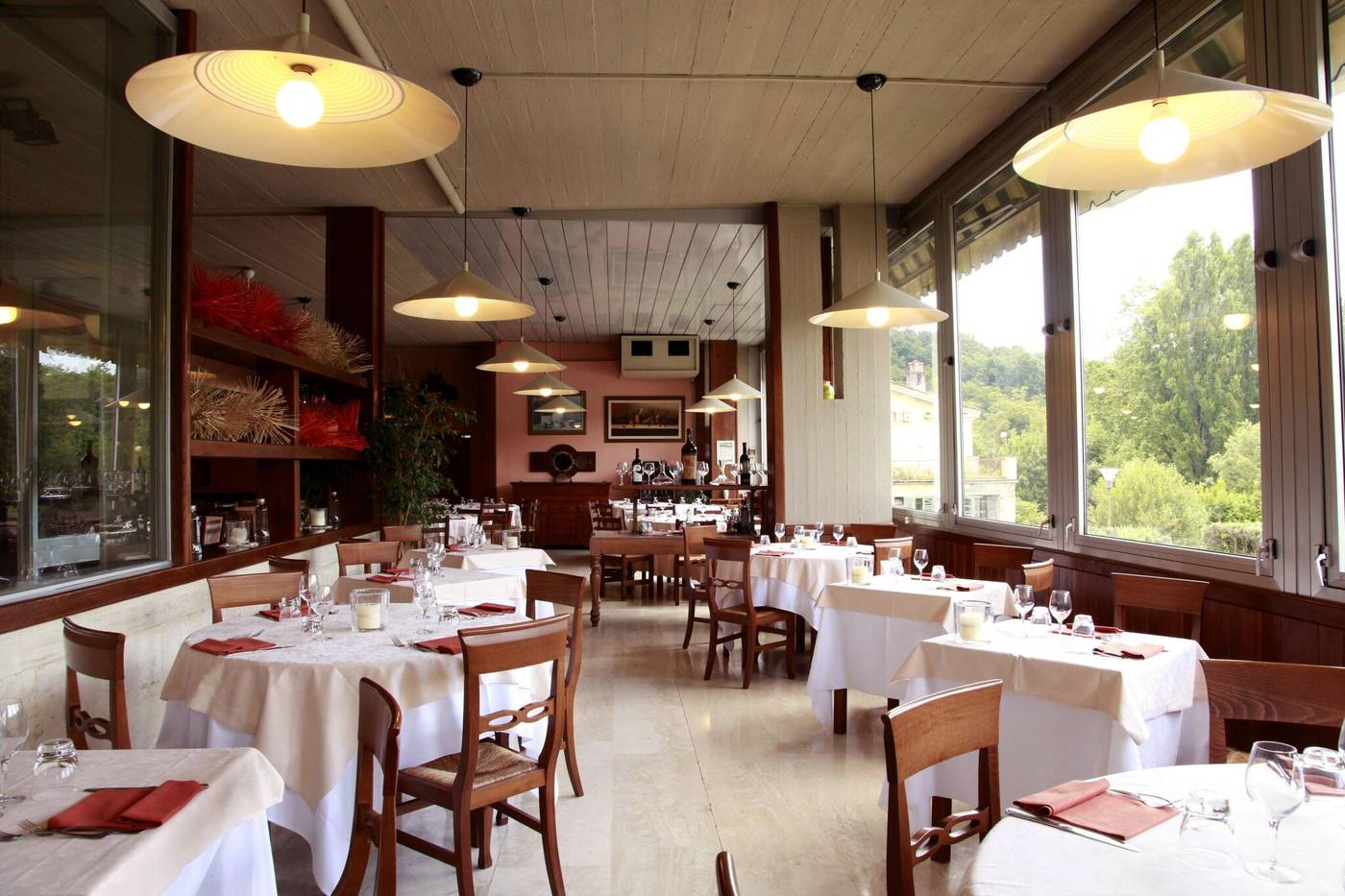 Country-Club-Restaurant-28