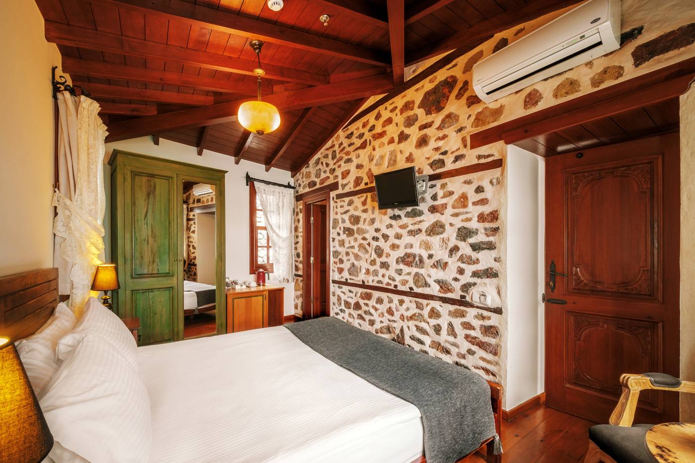 Villa-Turka-Hotel-Room-16